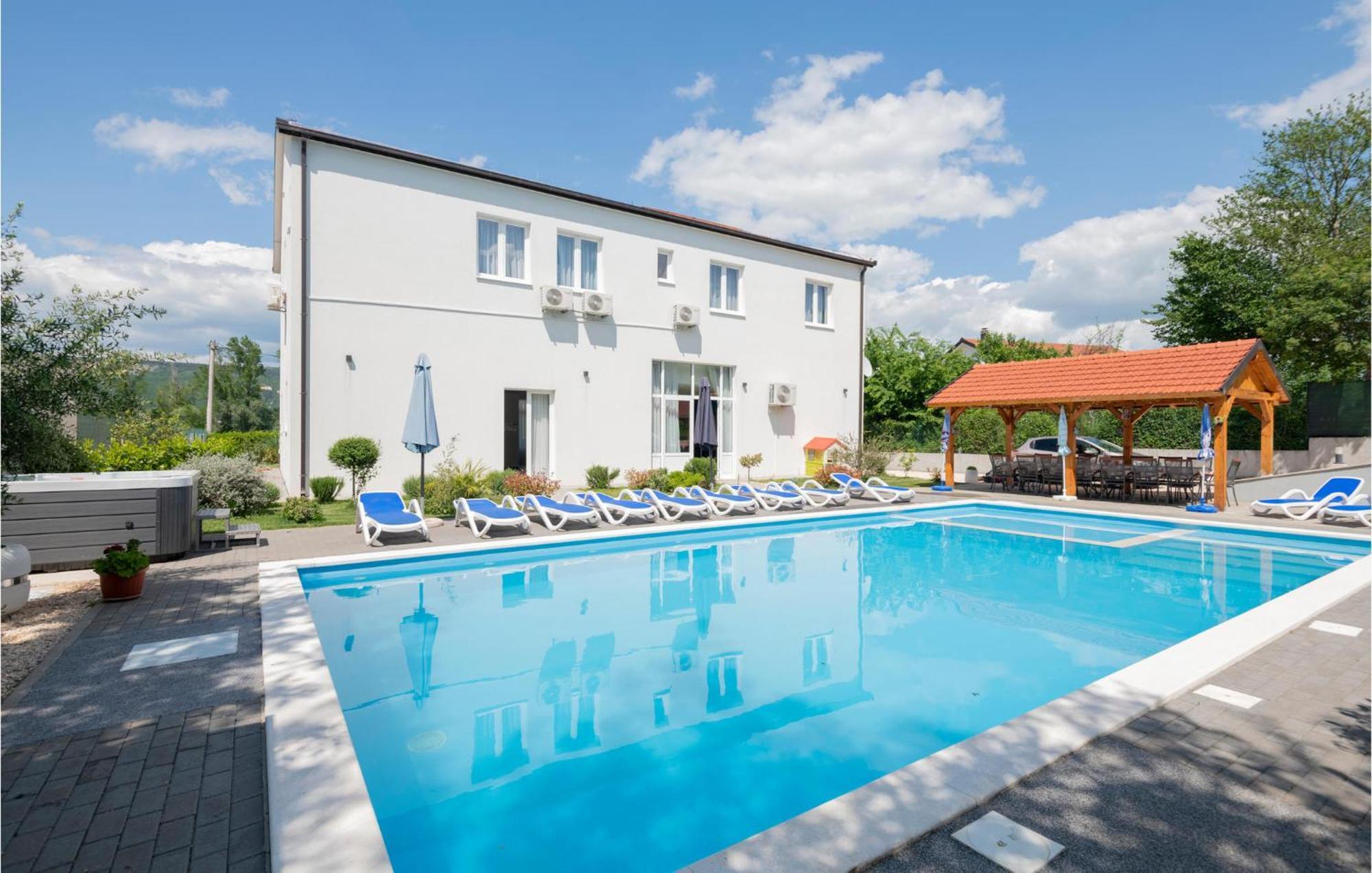 Gorgeous In With Jacuzzi Kamenmost